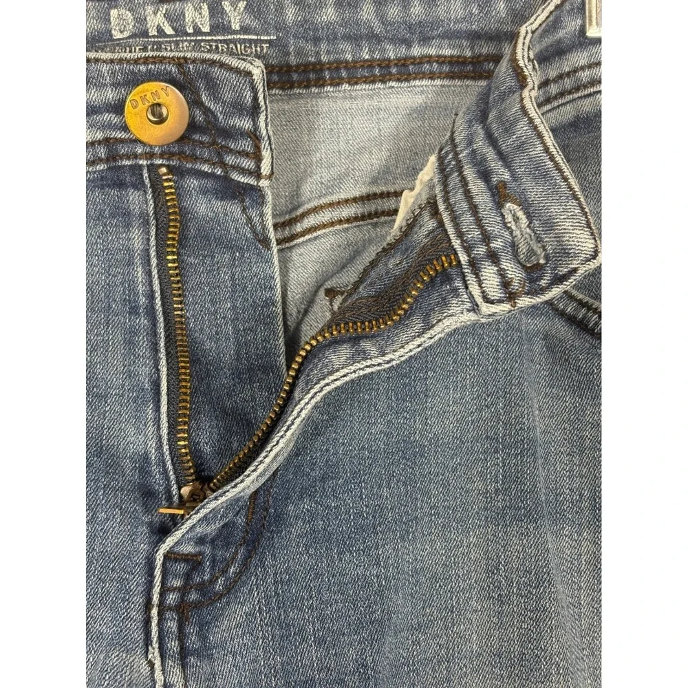 DKNY Avenue B Slim Straight Jeans Mens 36x32 Medium Wash Blue Denim Stretch